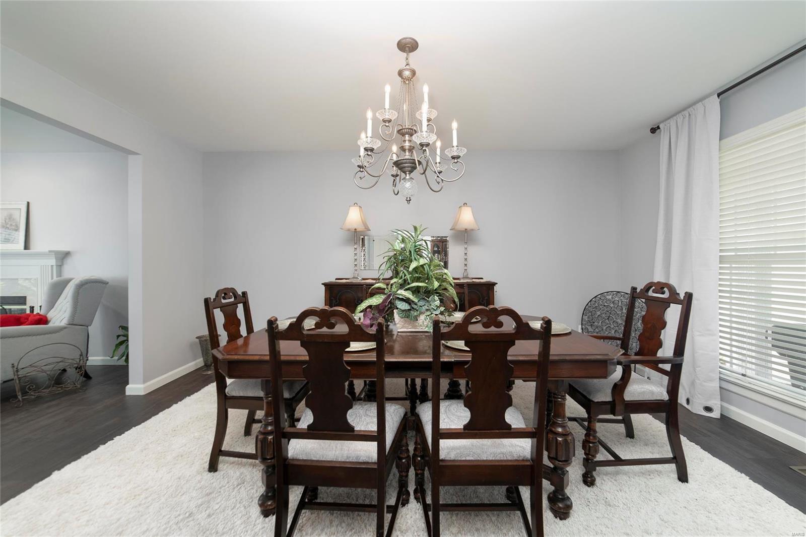 552 Bluffs View Court