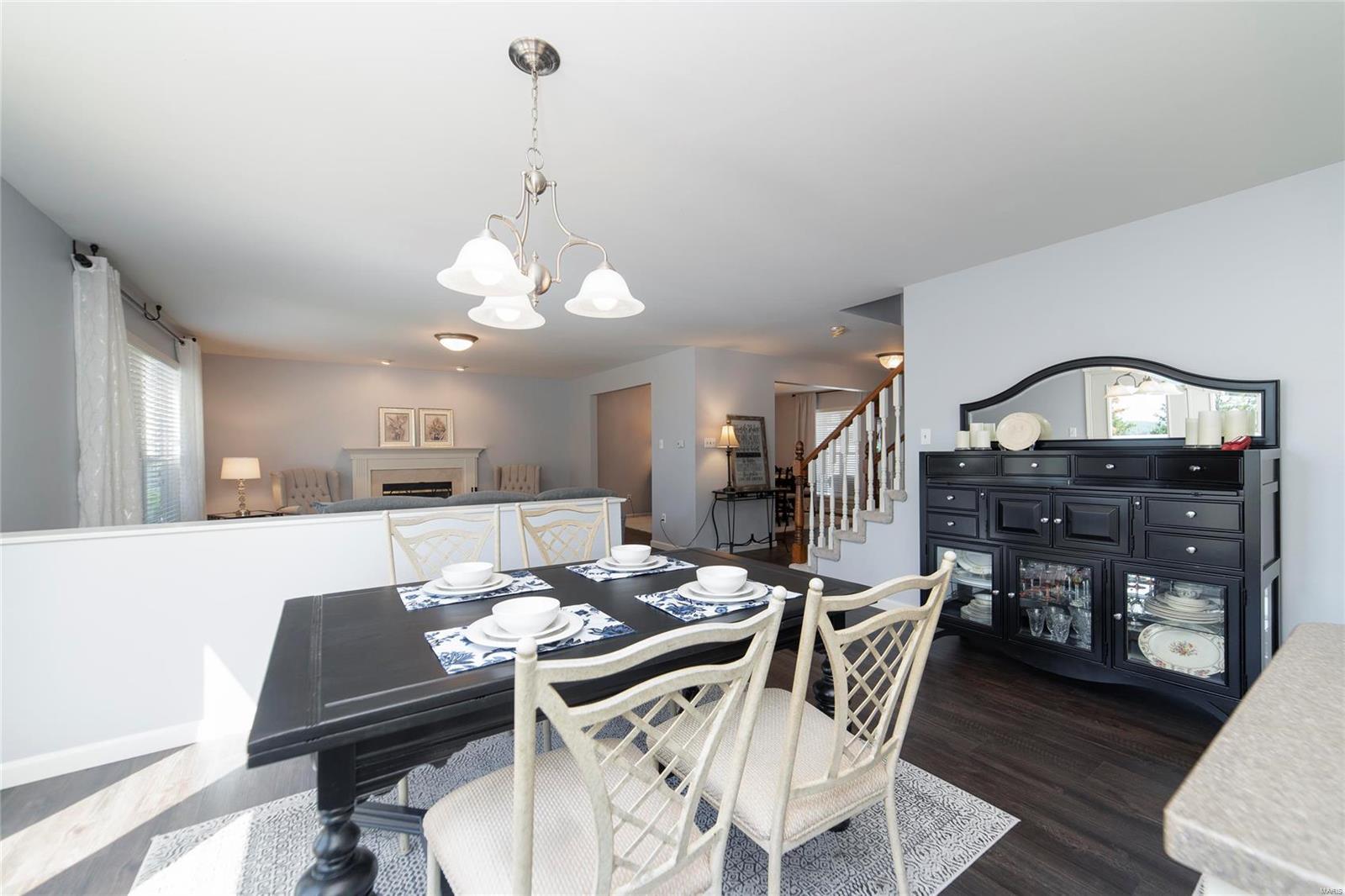 552 Bluffs View Court