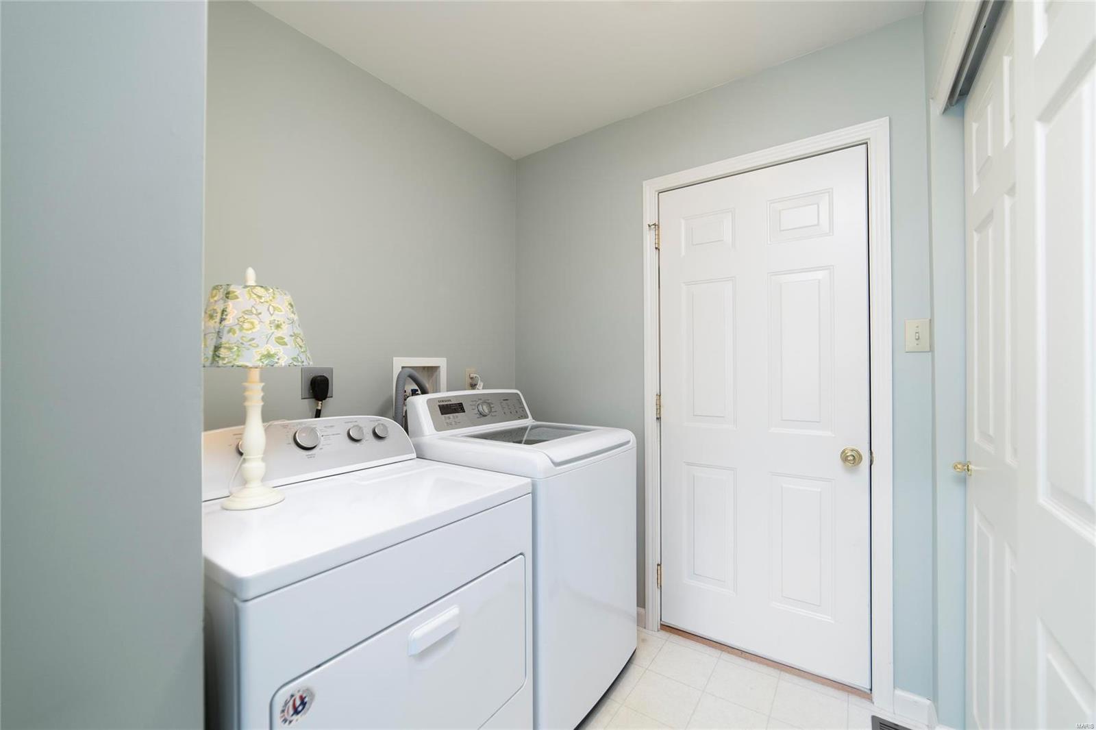 552 Bluffs View Court