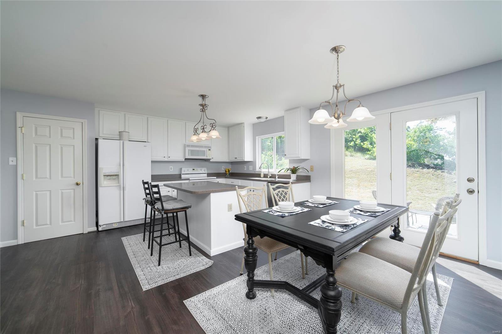 552 Bluffs View Court