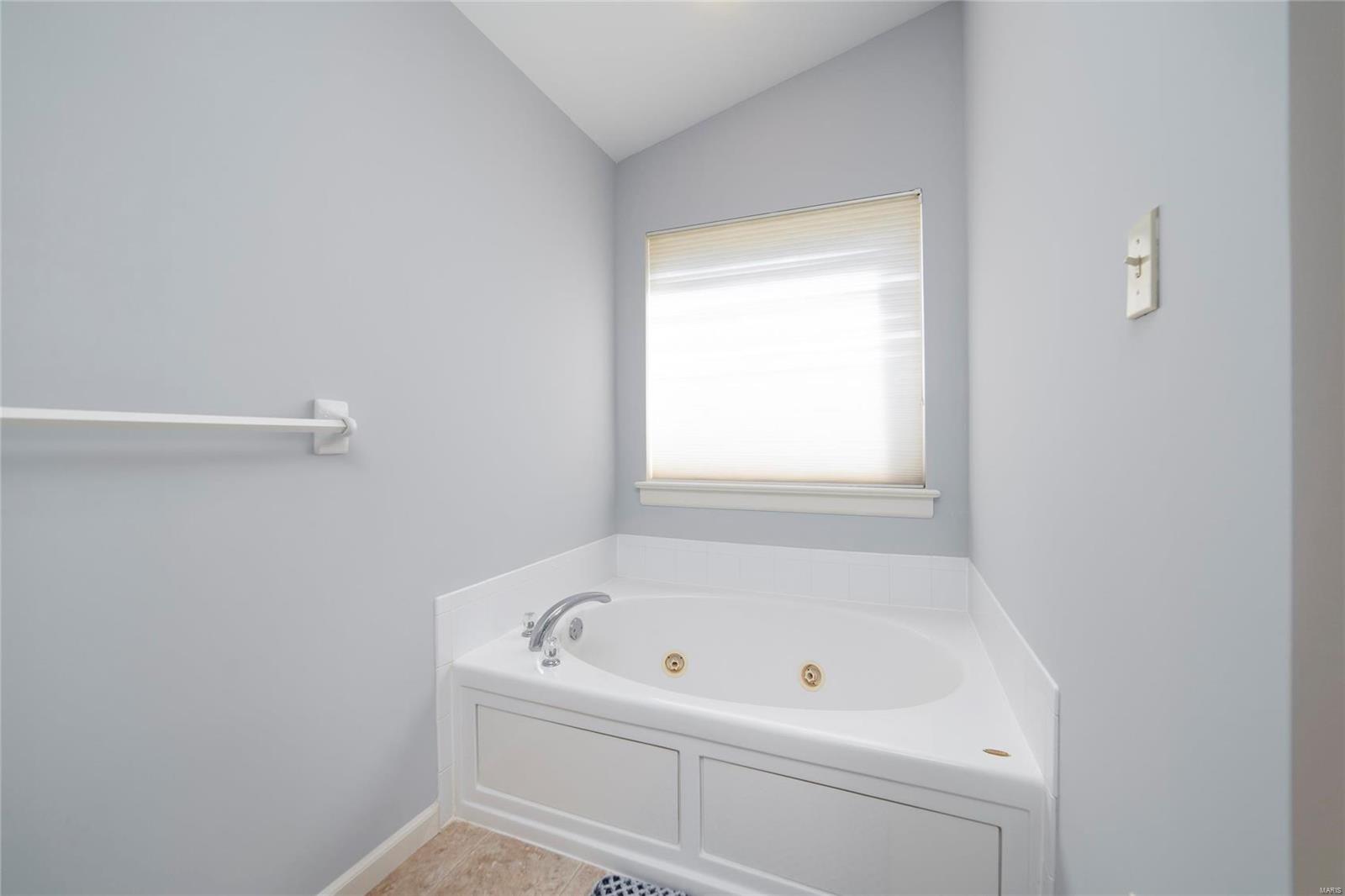 552 Bluffs View Court