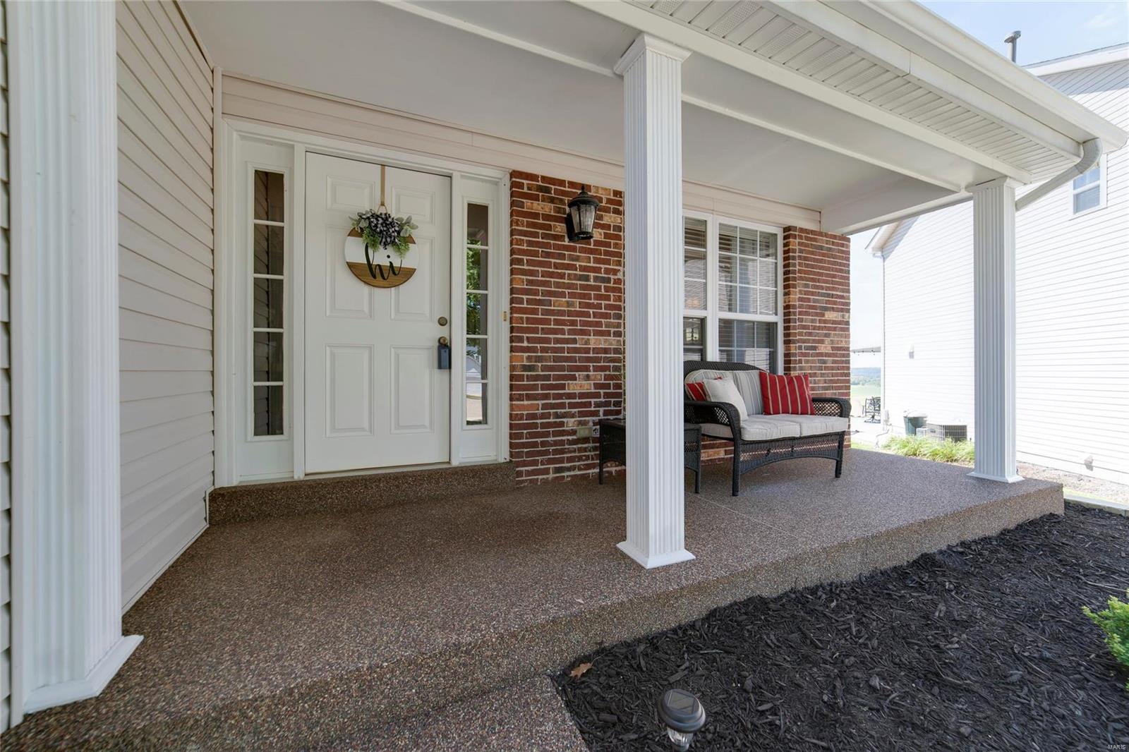 552 Bluffs View Court