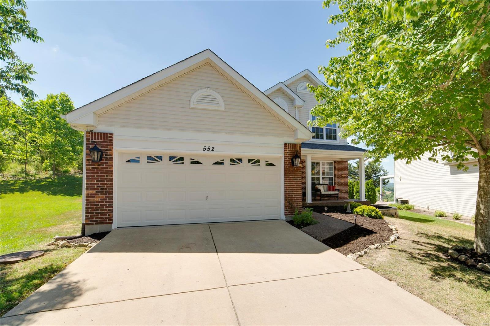 552 Bluffs View Court