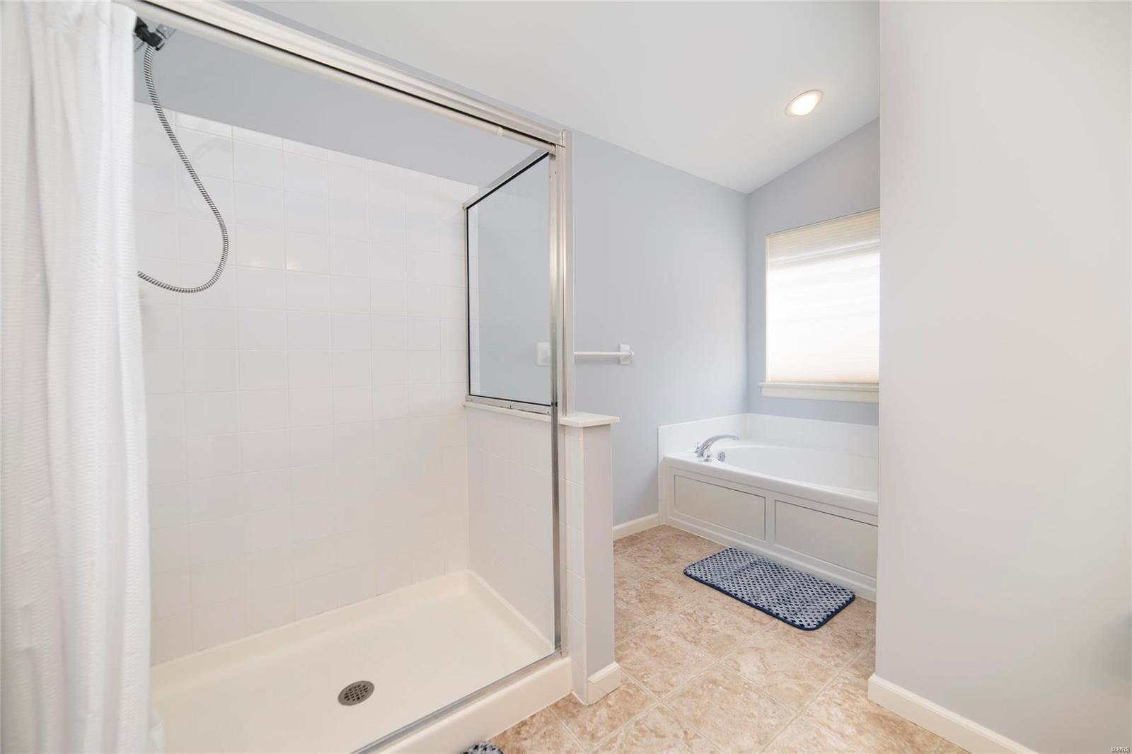 552 Bluffs View Court