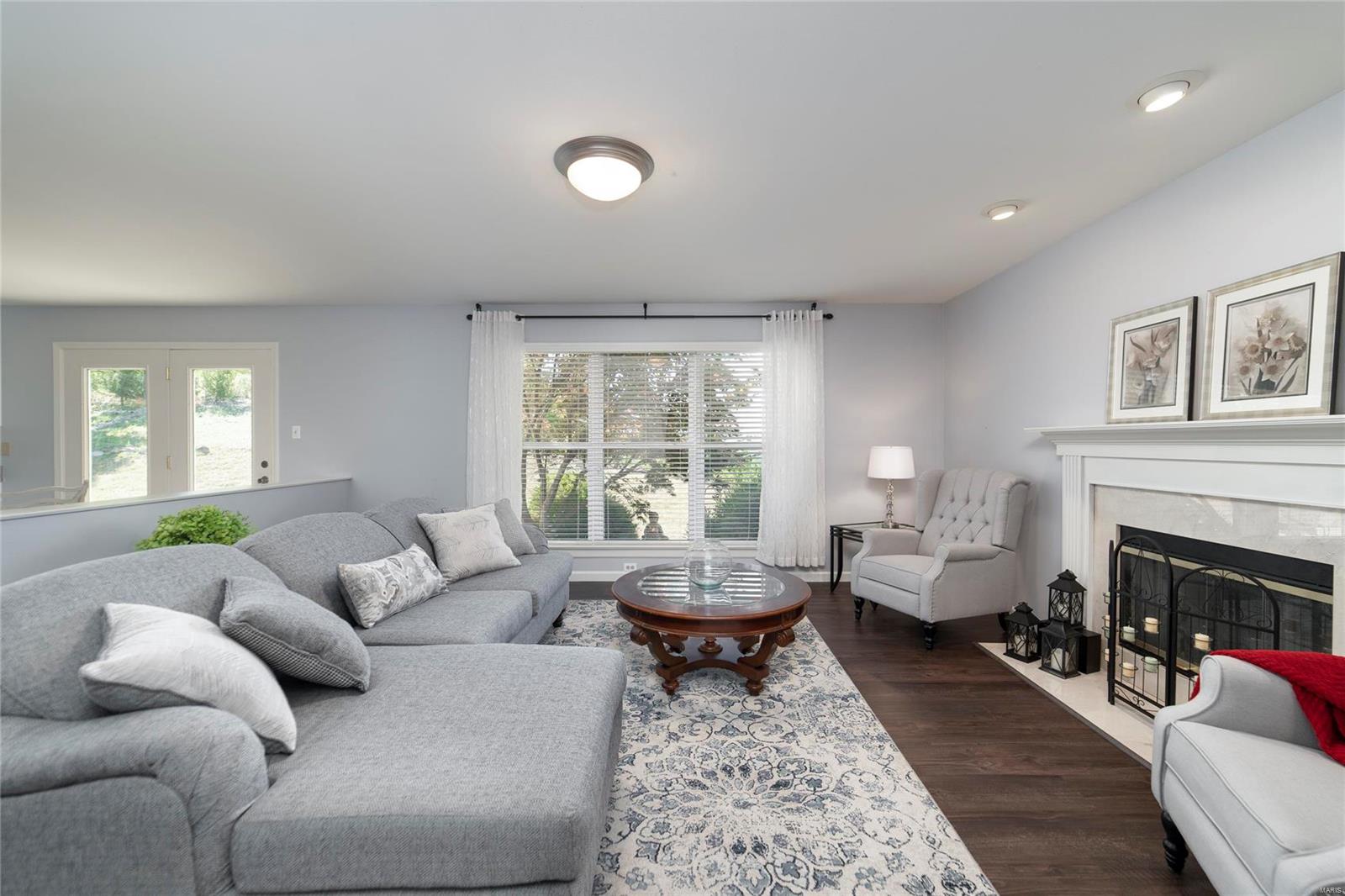 552 Bluffs View Court