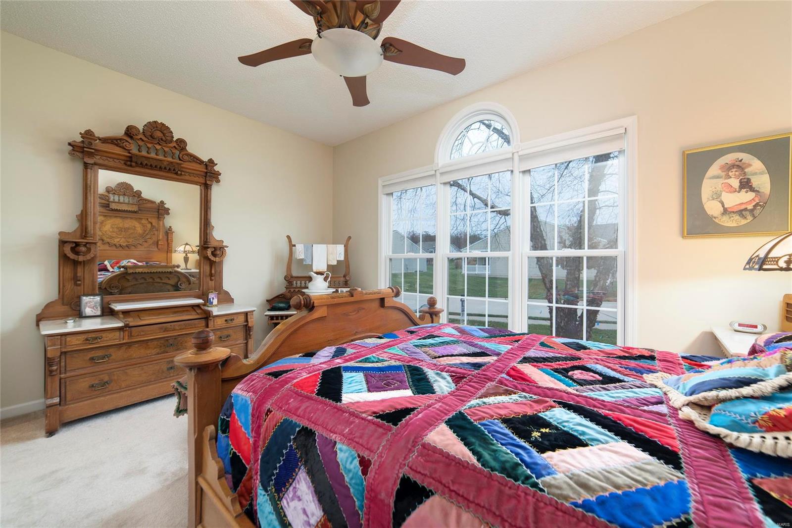 660 Falconcrest Drive