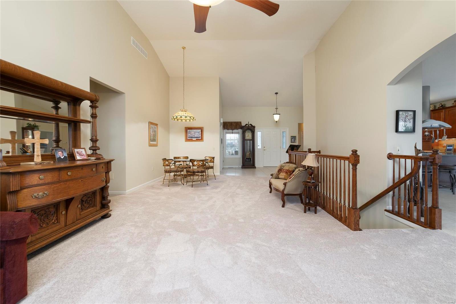 660 Falconcrest Drive