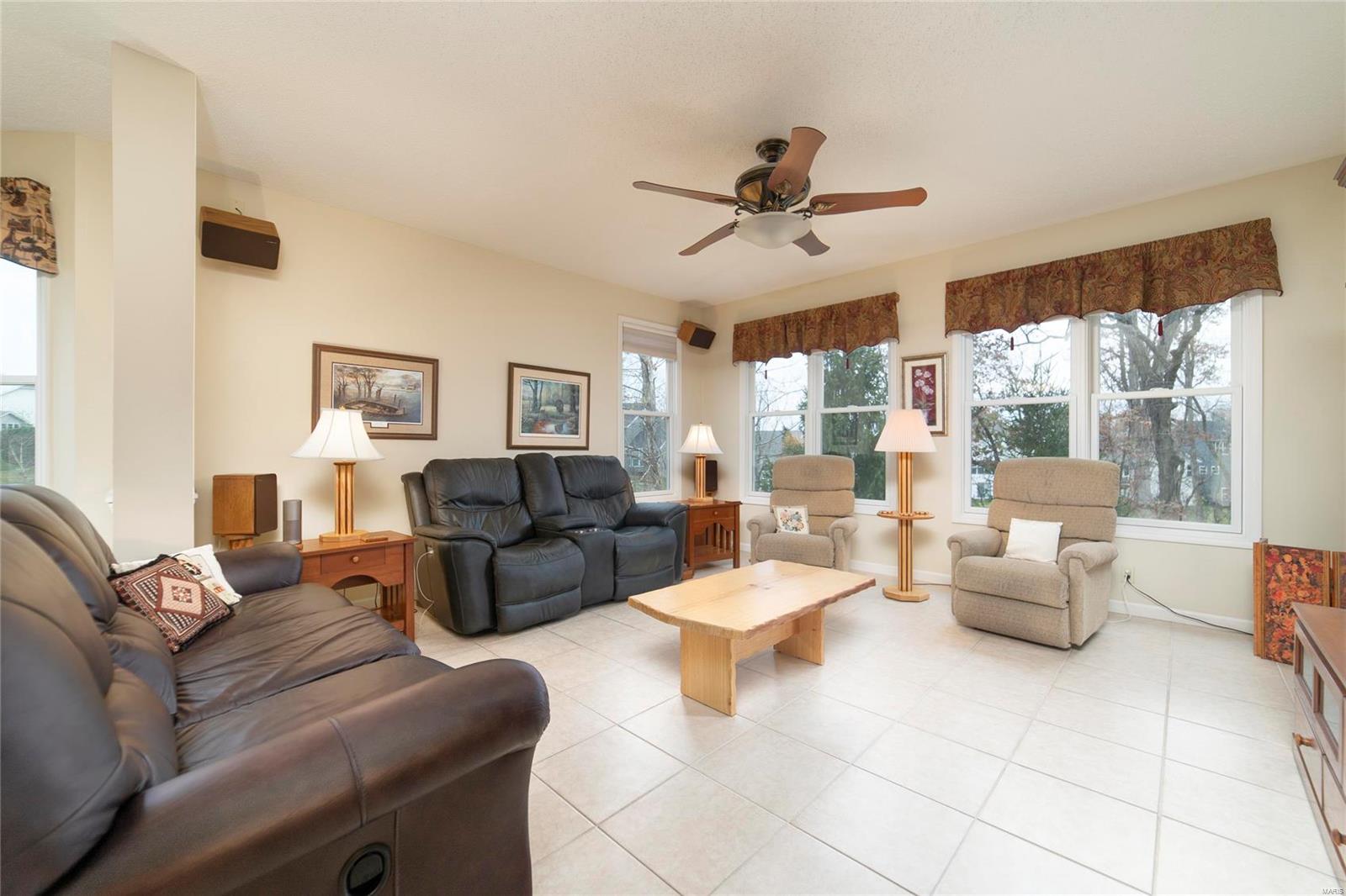 660 Falconcrest Drive