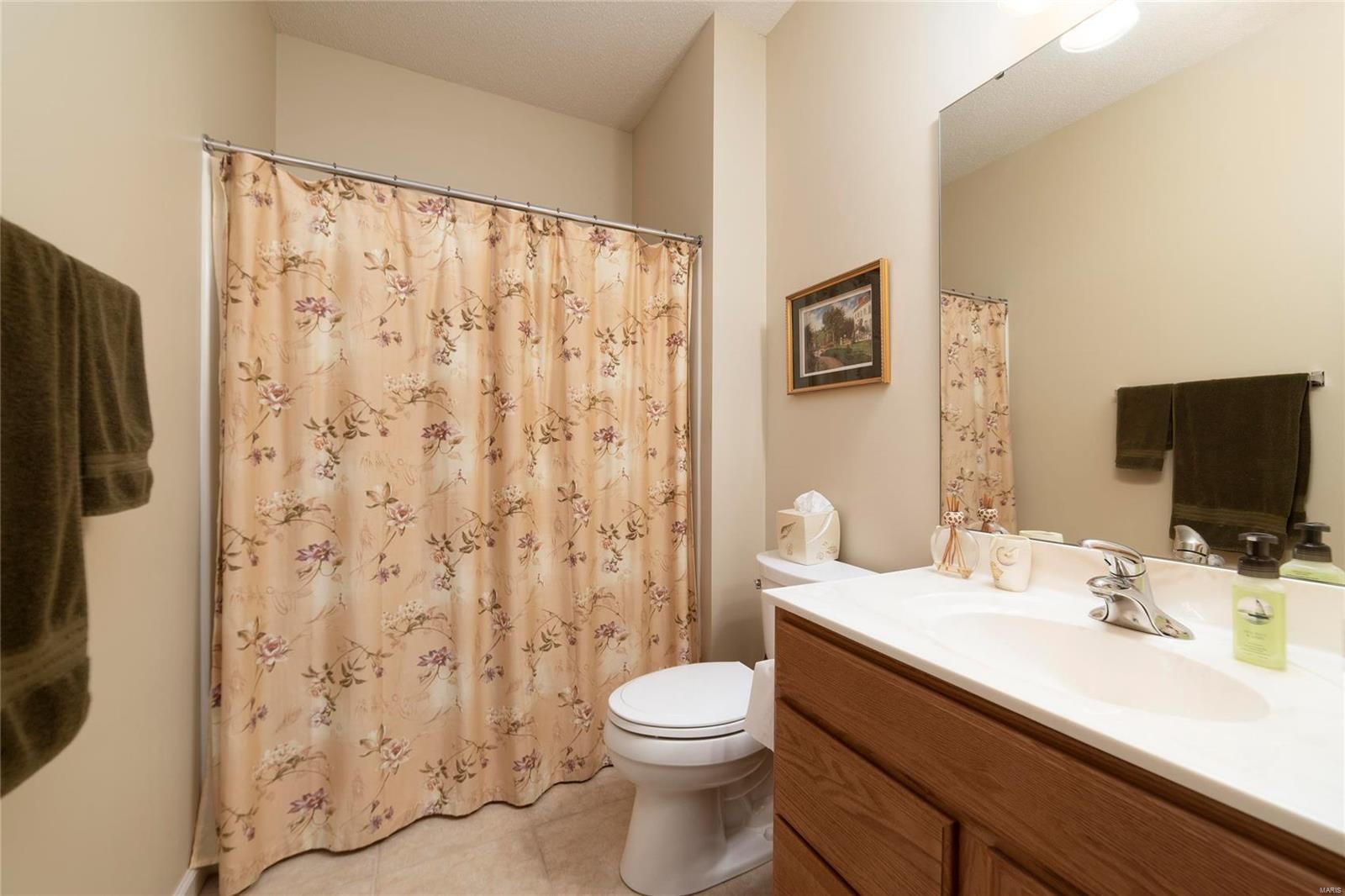 660 Falconcrest Drive