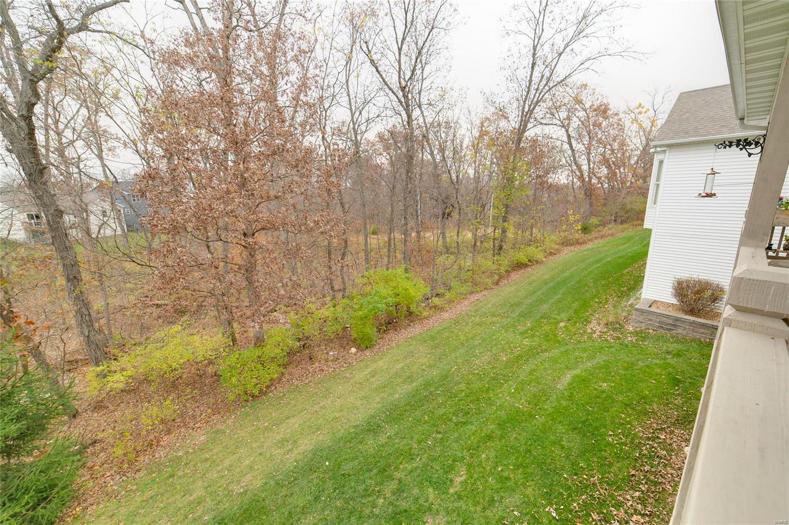 660 Falconcrest Drive