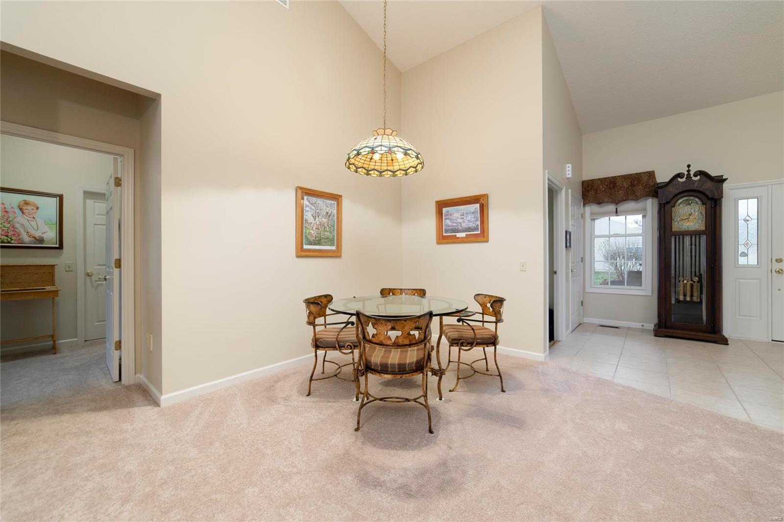 660 Falconcrest Drive