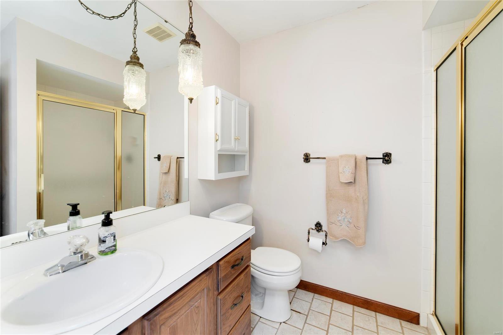 2932 Greenleaf Drive