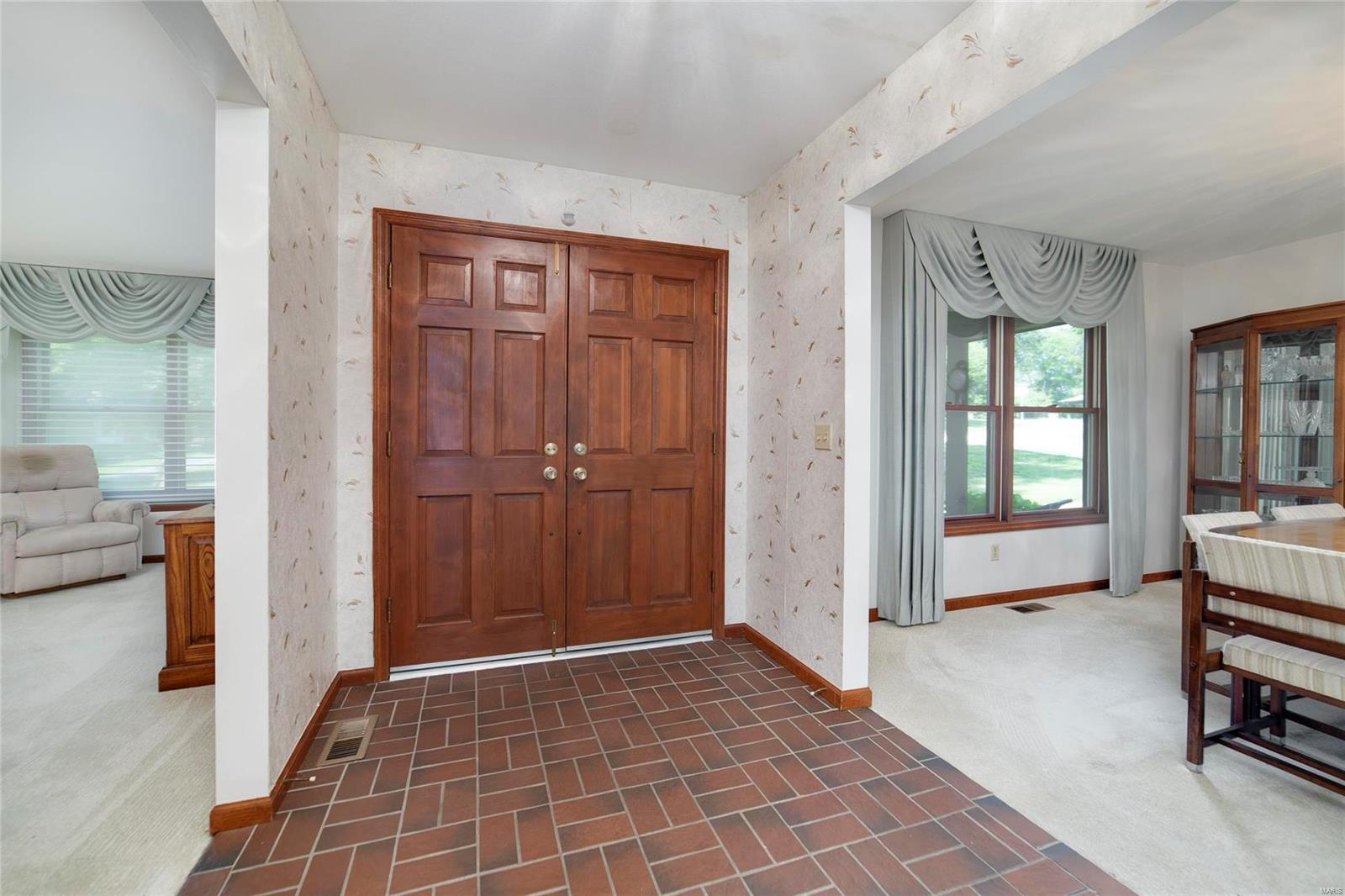 2932 Greenleaf Drive