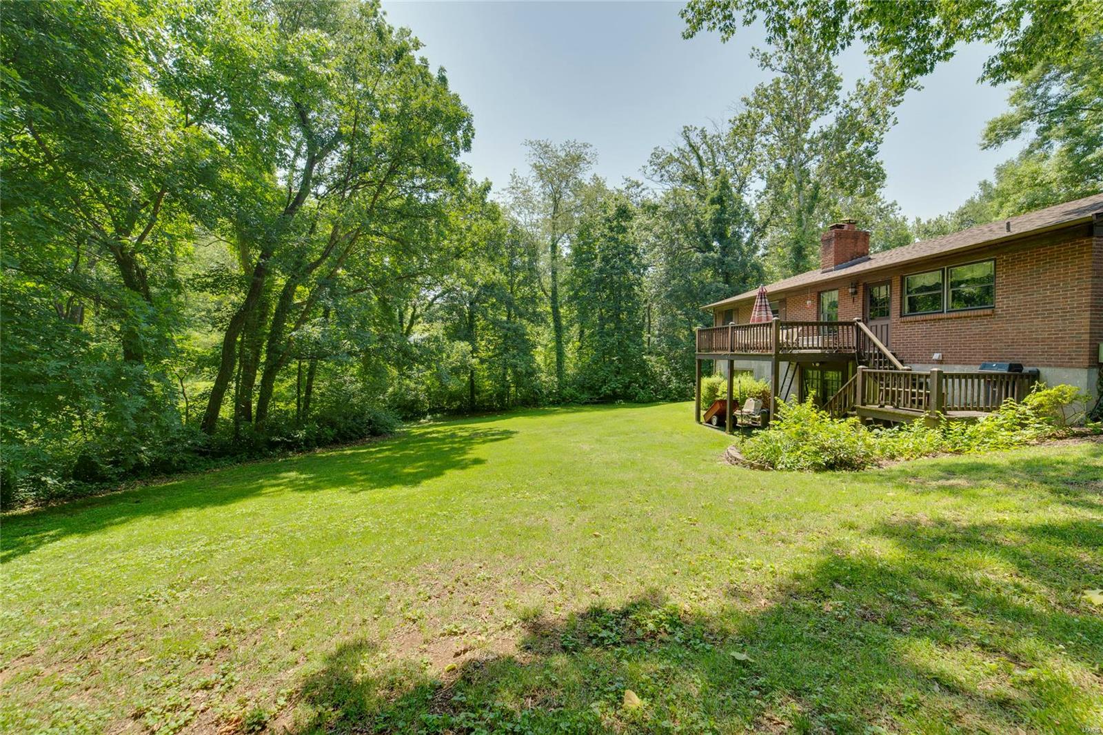 2932 Greenleaf Drive