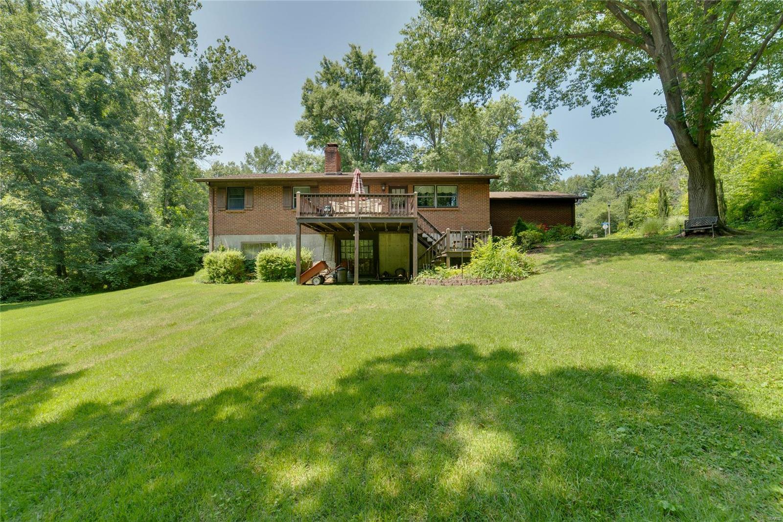 2932 Greenleaf Drive