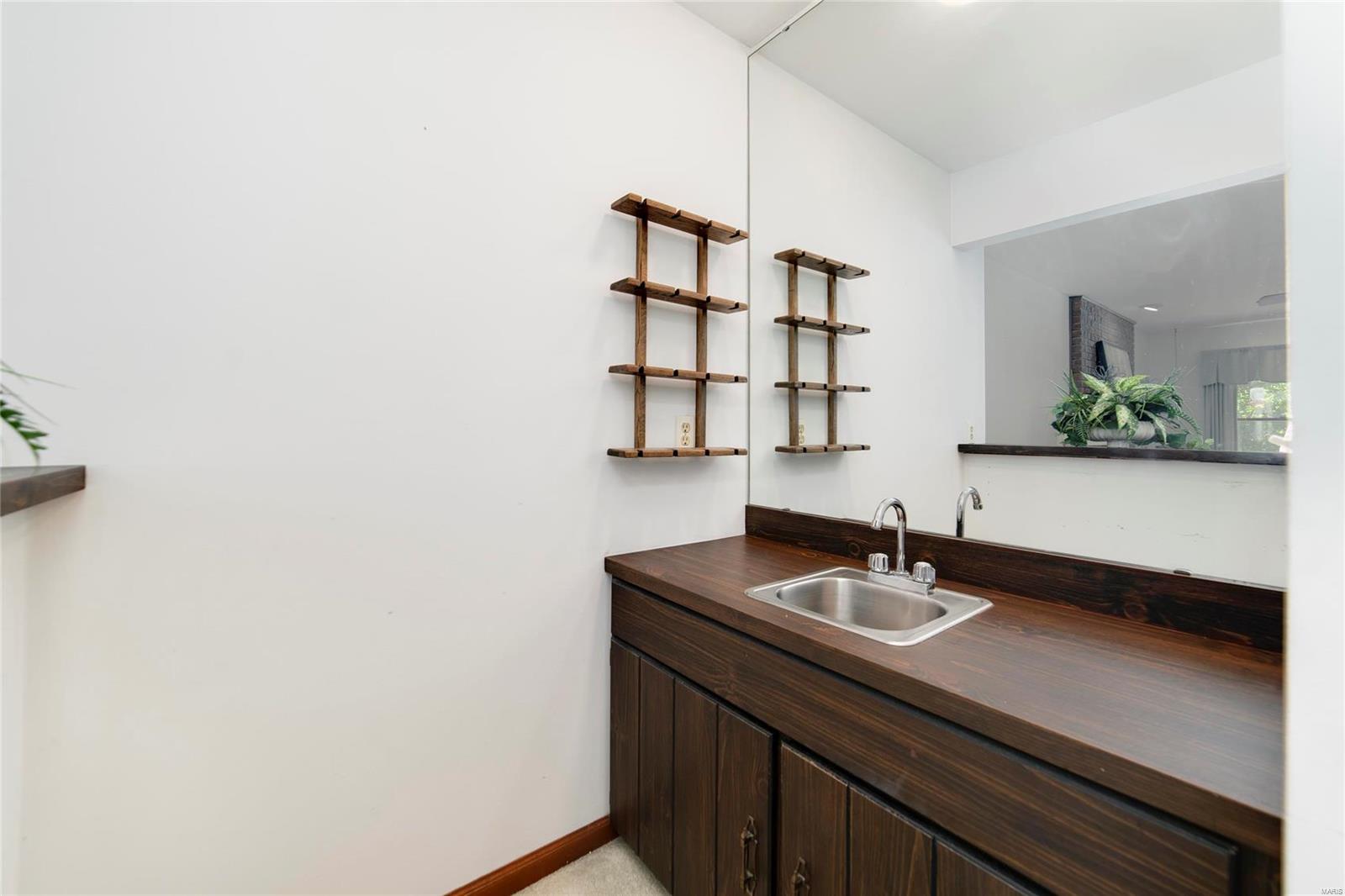 2932 Greenleaf Drive