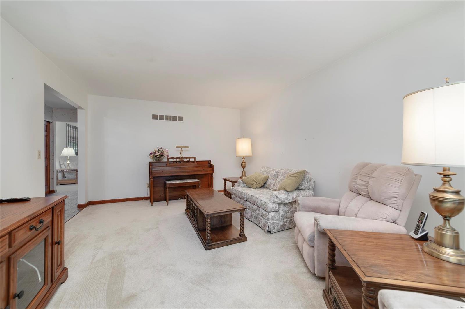 2932 Greenleaf Drive