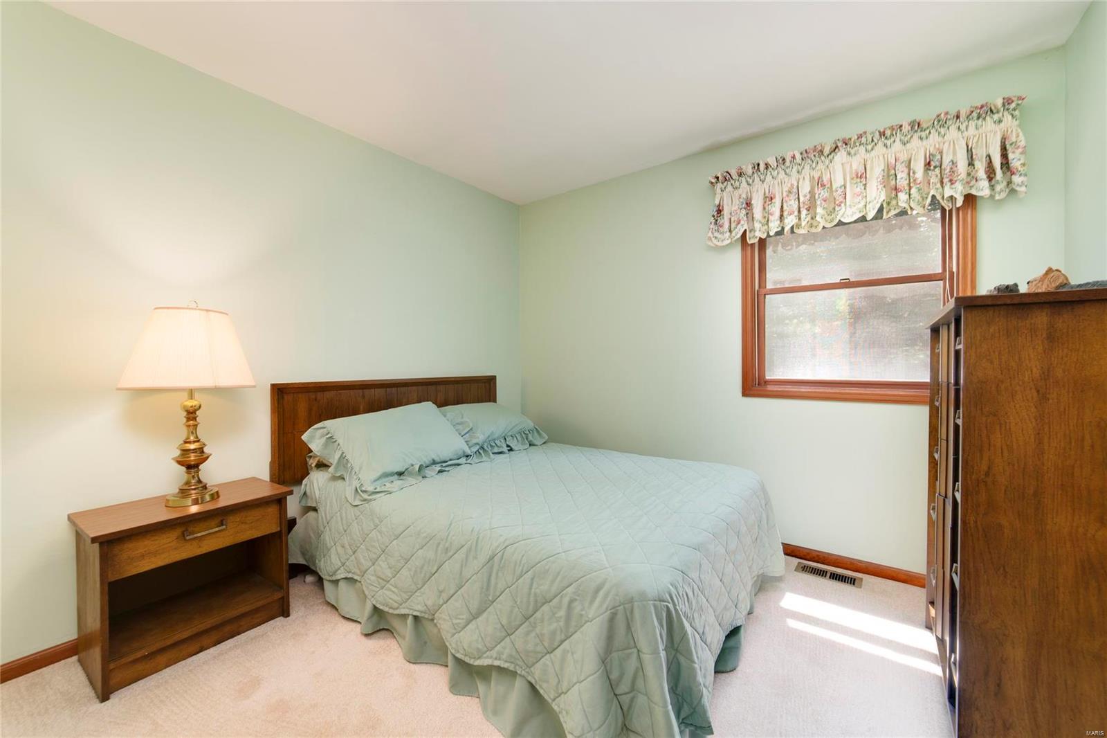 2932 Greenleaf Drive