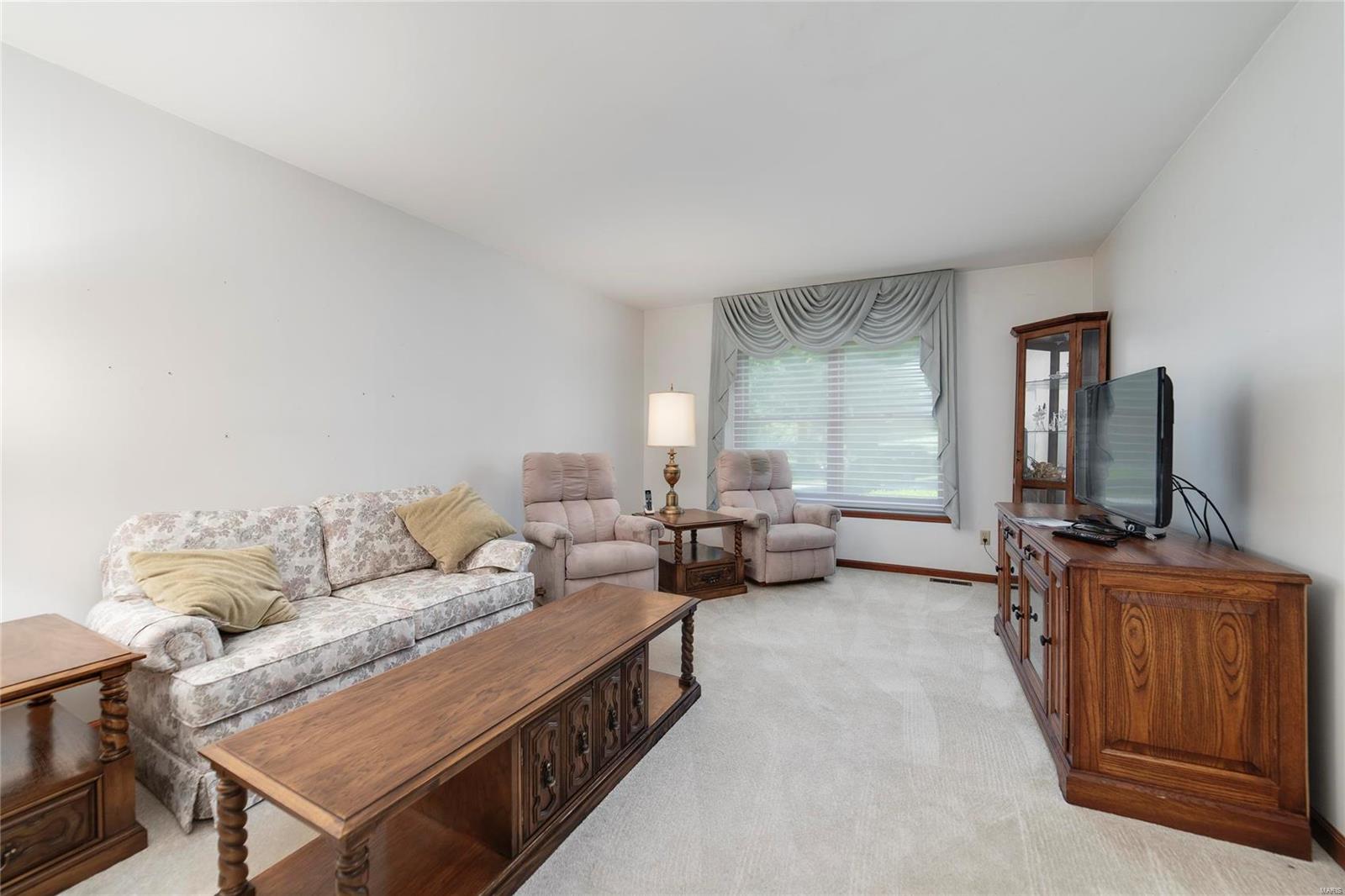 2932 Greenleaf Drive