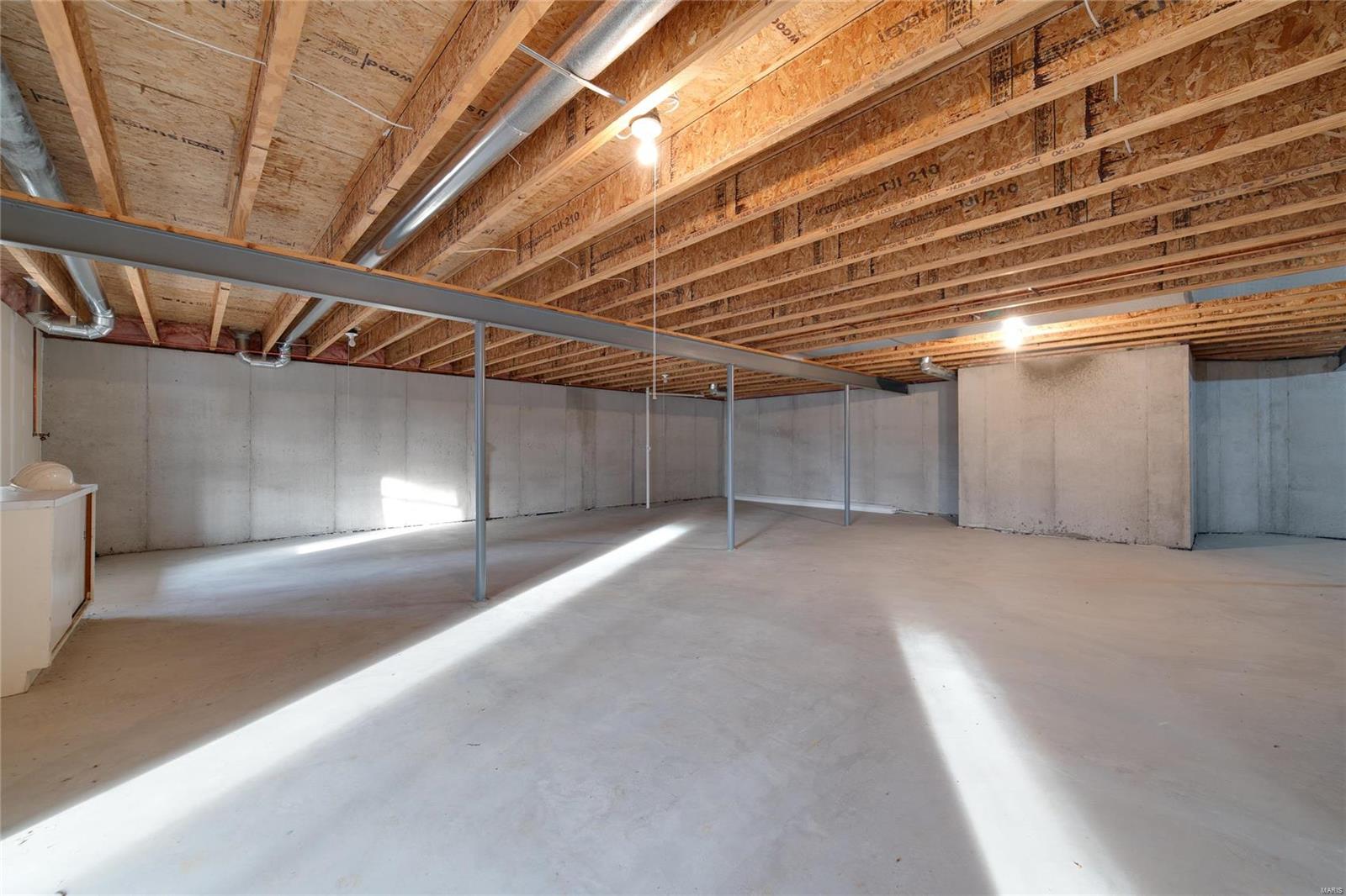 662 Falconcrest Drive