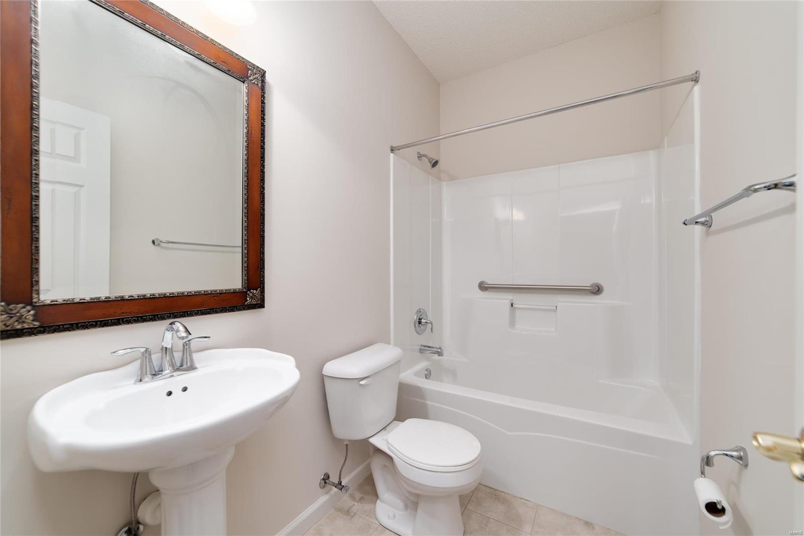 662 Falconcrest Drive