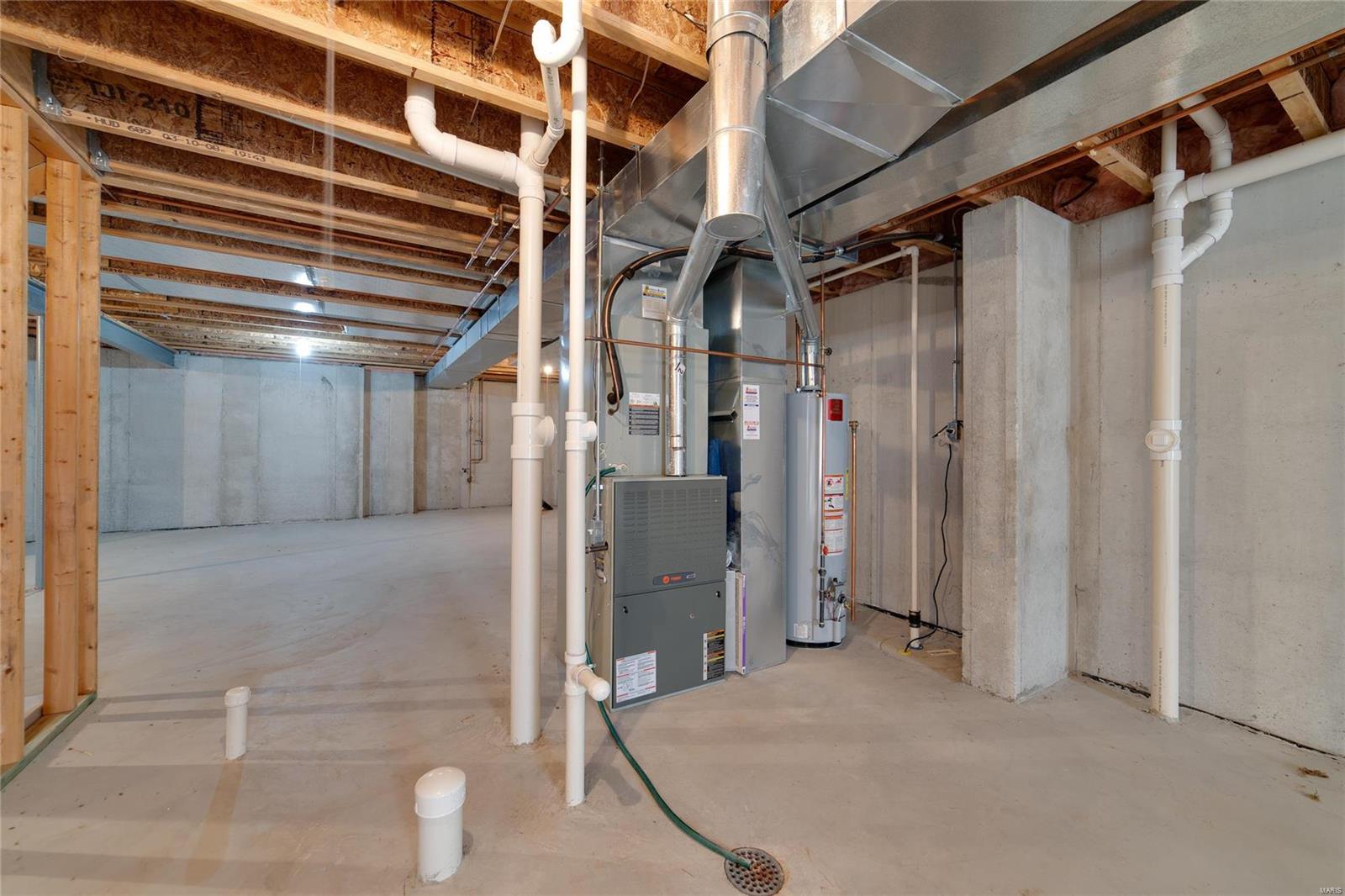 662 Falconcrest Drive