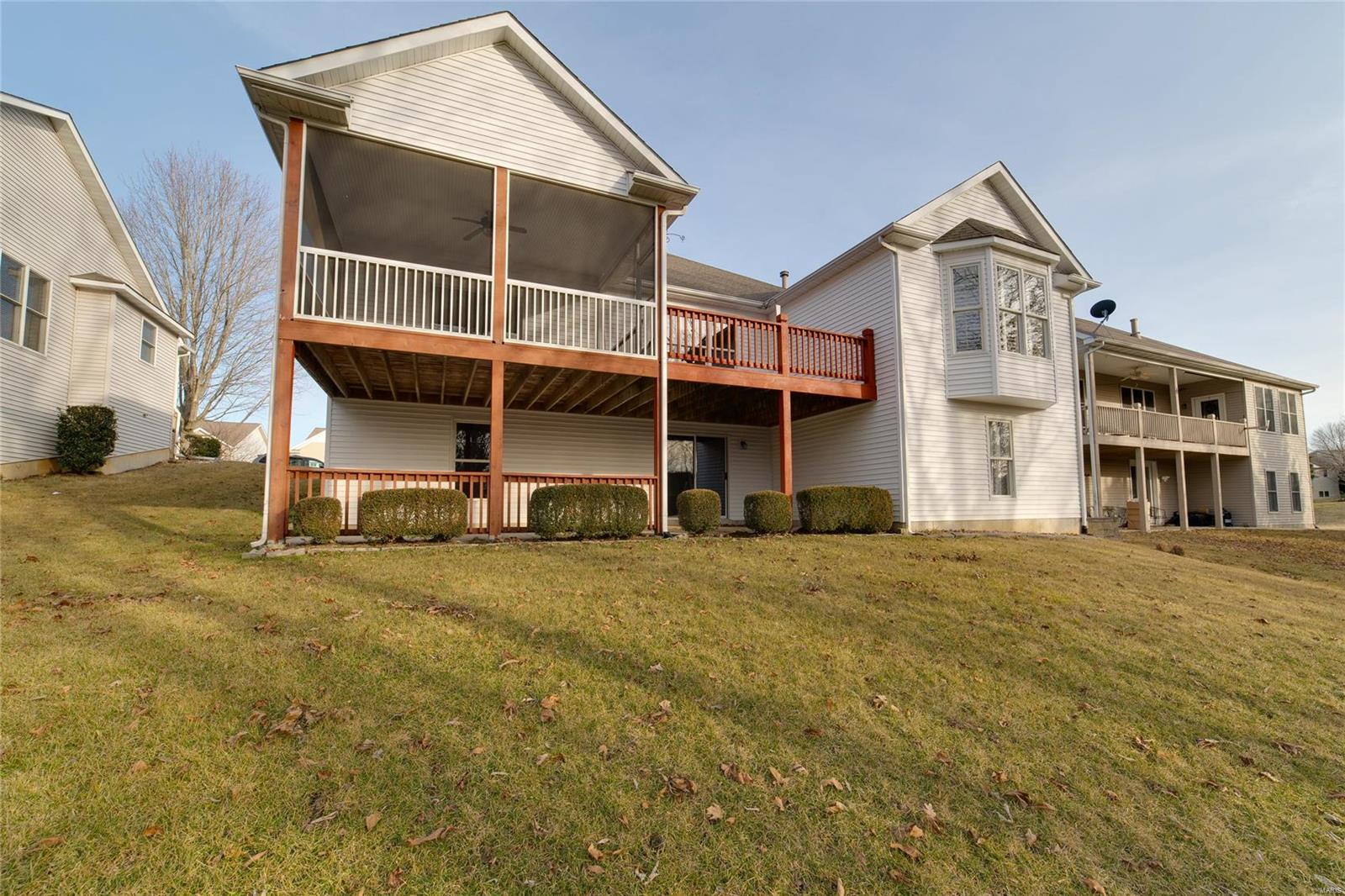 662 Falconcrest Drive