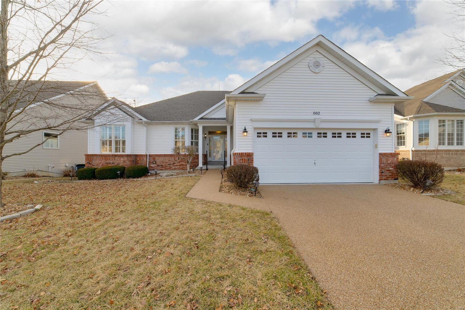 662 Falconcrest Drive