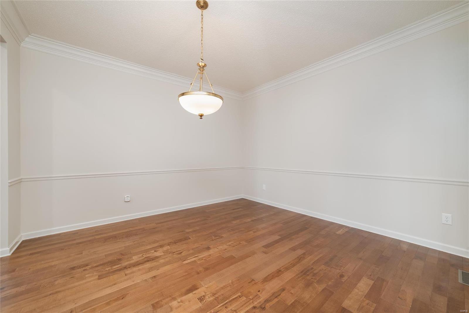 662 Falconcrest Drive