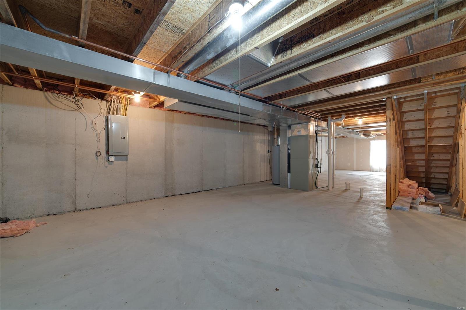 662 Falconcrest Drive