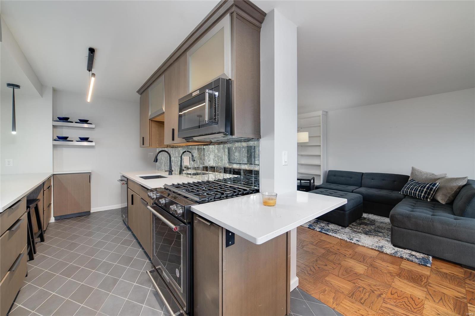 4466 W Pine Boulevard Unit: 13F