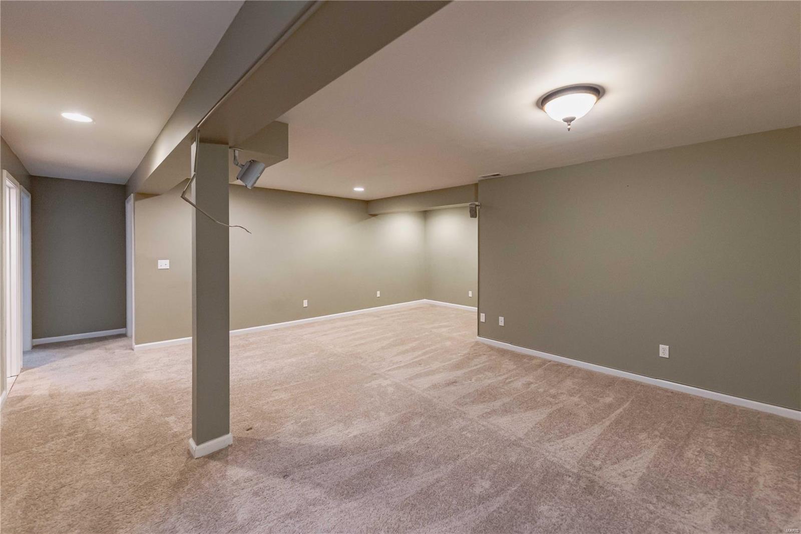 8 Locust Hills Court