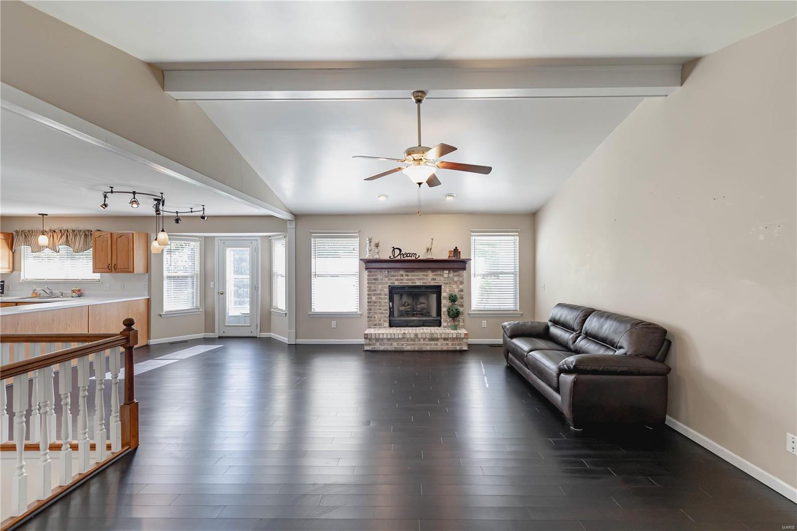 8 Locust Hills Court