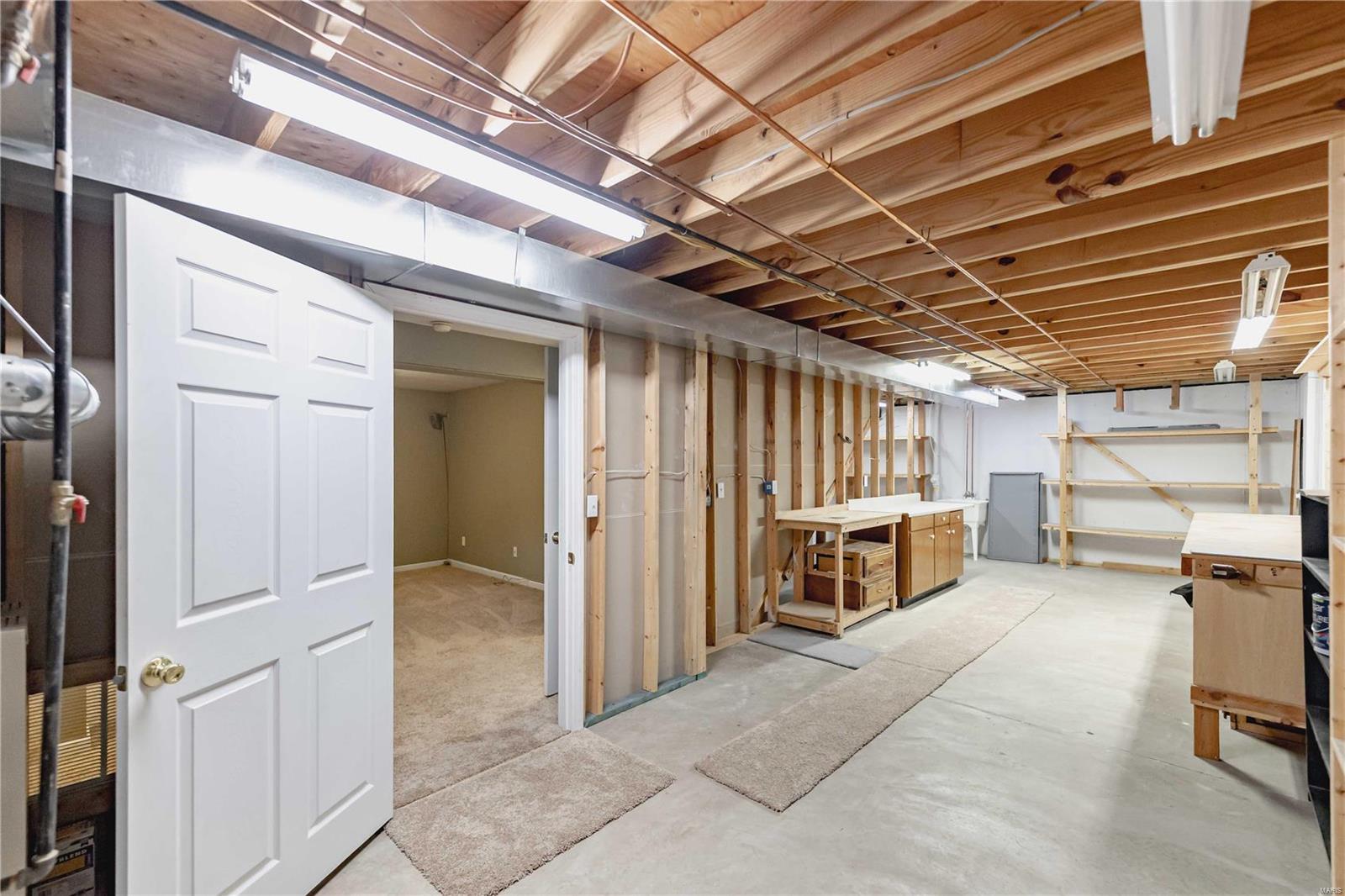 8 Locust Hills Court