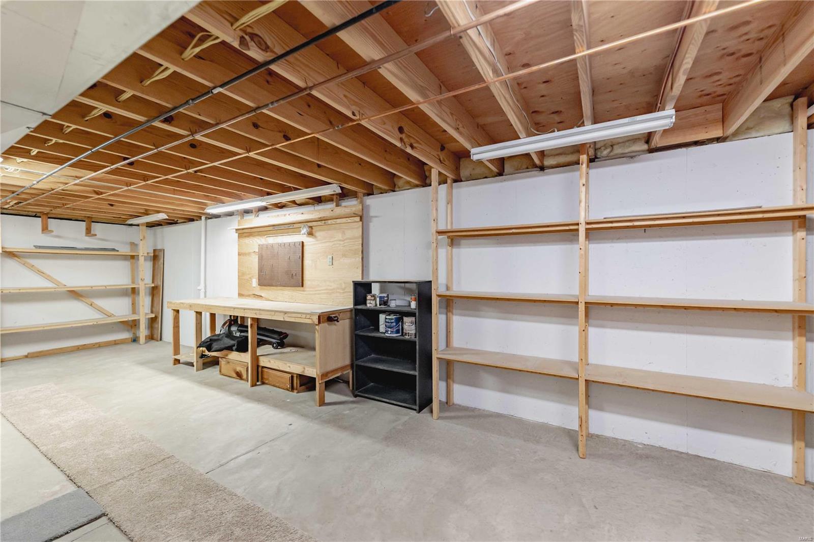 8 Locust Hills Court