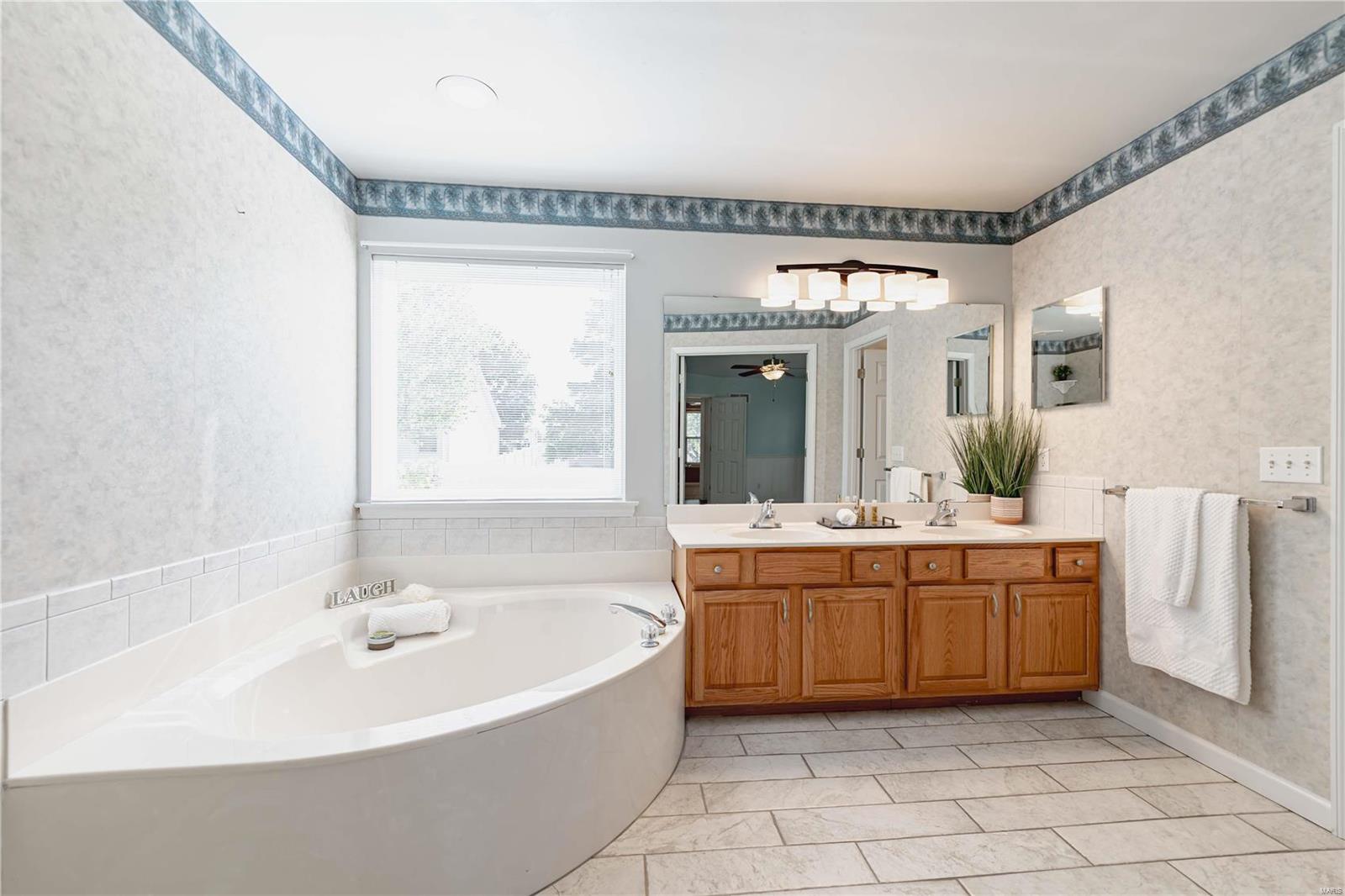 8 Locust Hills Court