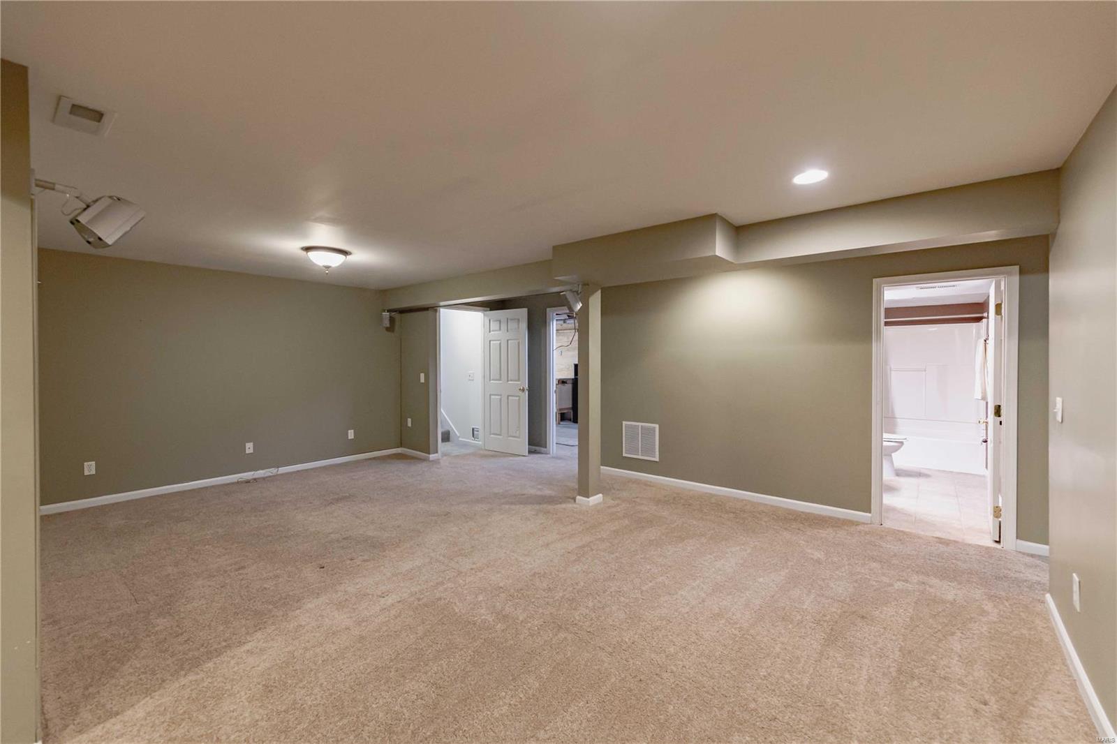 8 Locust Hills Court