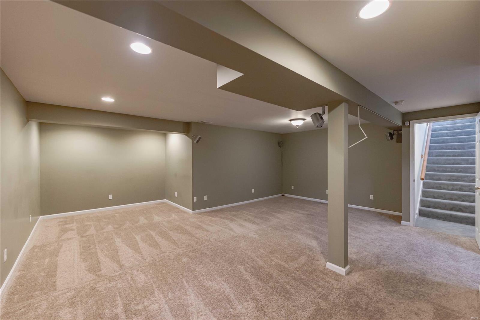 8 Locust Hills Court