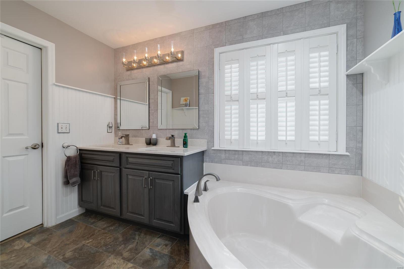 2816 Wilshire Valley Drive