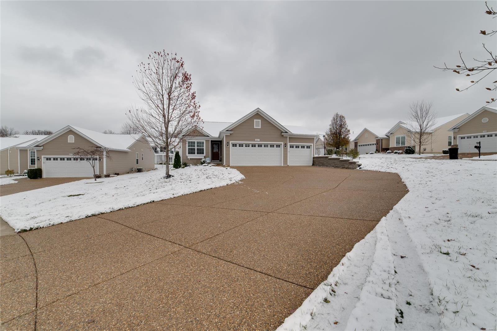 641 Falconcrest Drive