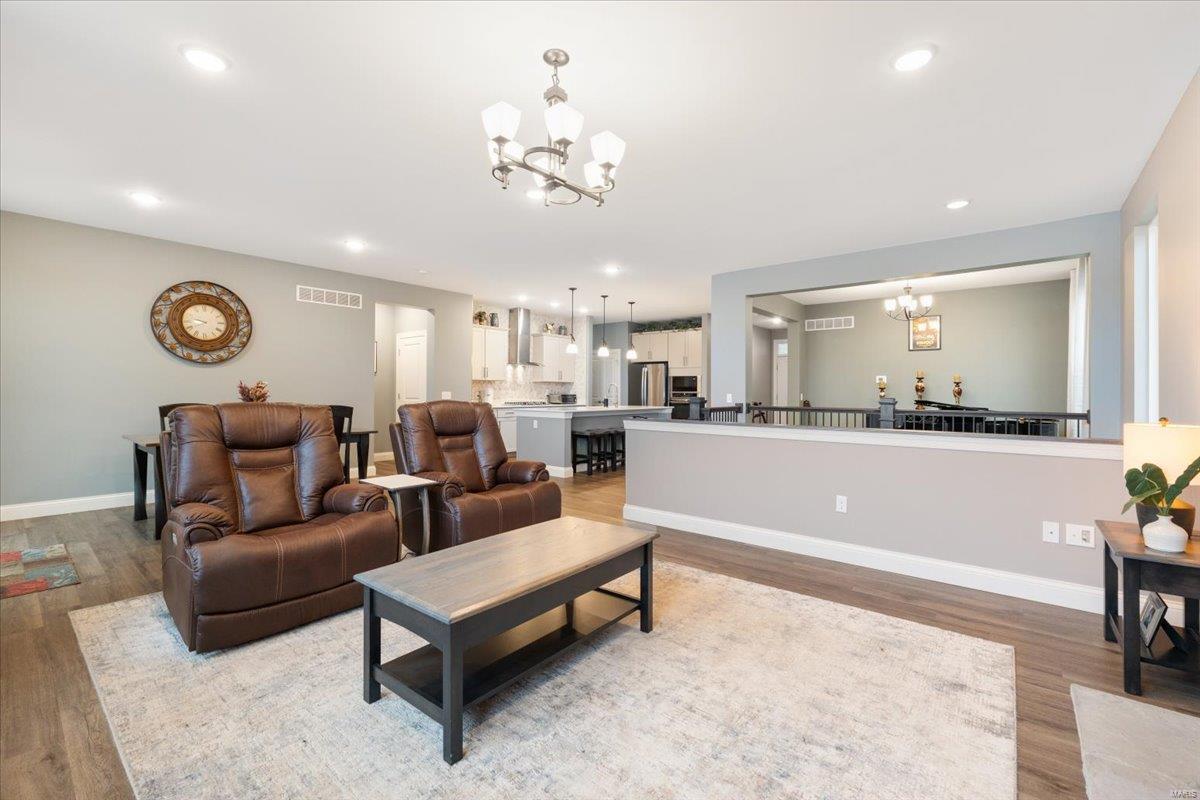 848 Upland Loop