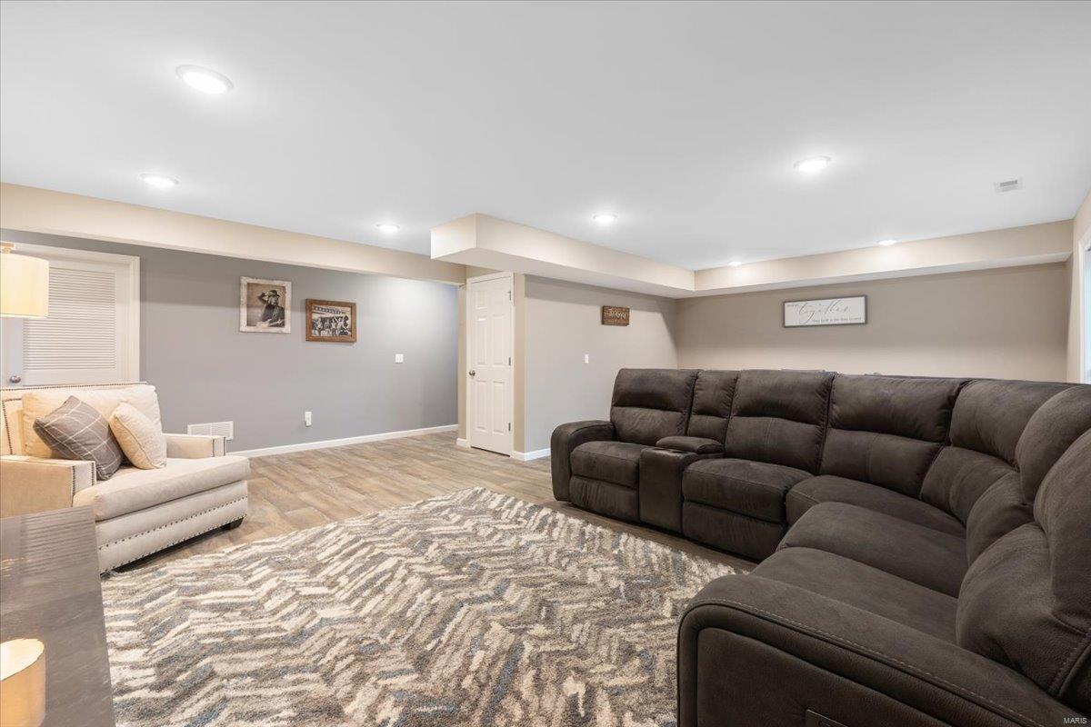 848 Upland Loop