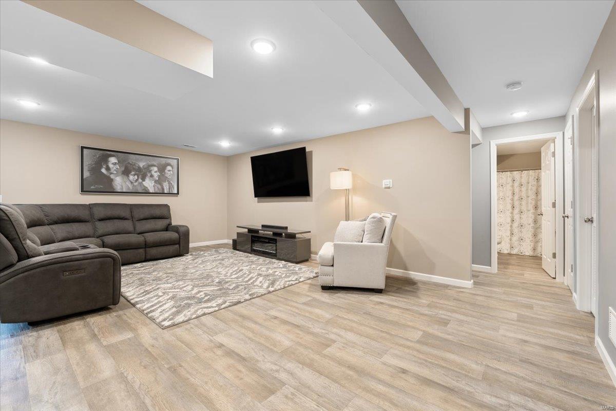 848 Upland Loop