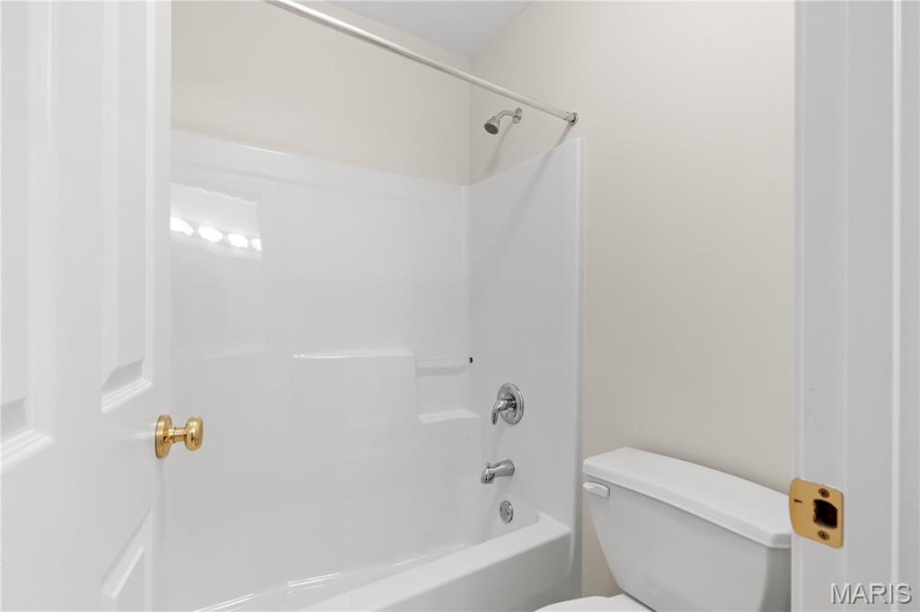 842 Bellerive Manor Drive