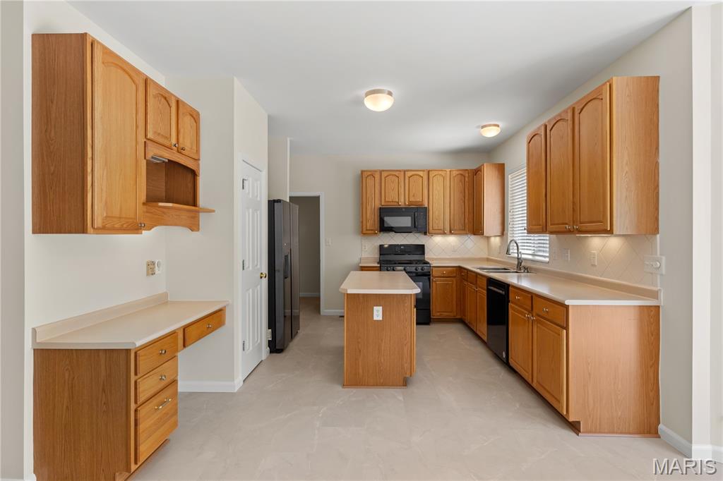 842 Bellerive Manor Drive