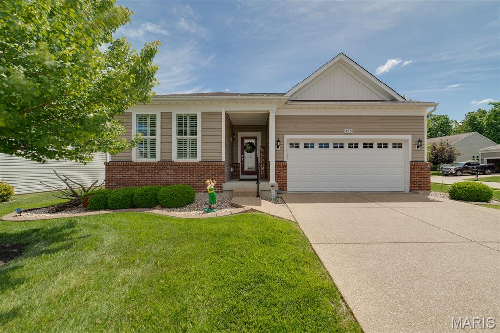 425 Redstart Drive