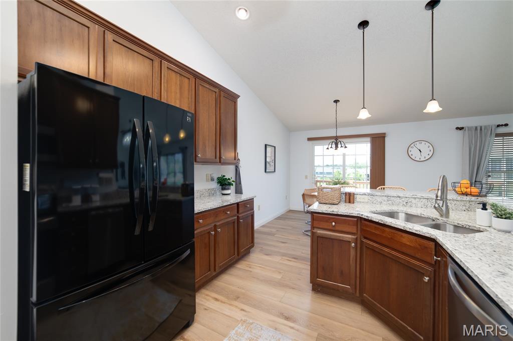 610 Falconcrest Drive