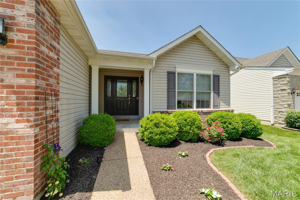 610 Falconcrest Drive