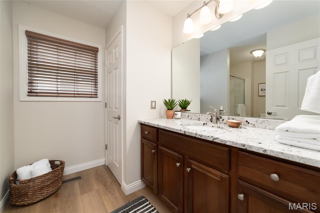 610 Falconcrest Drive