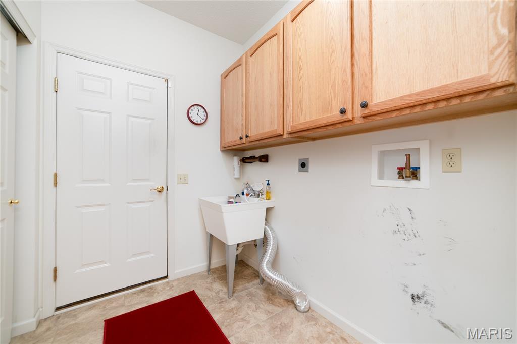 644 Falconcrest Drive